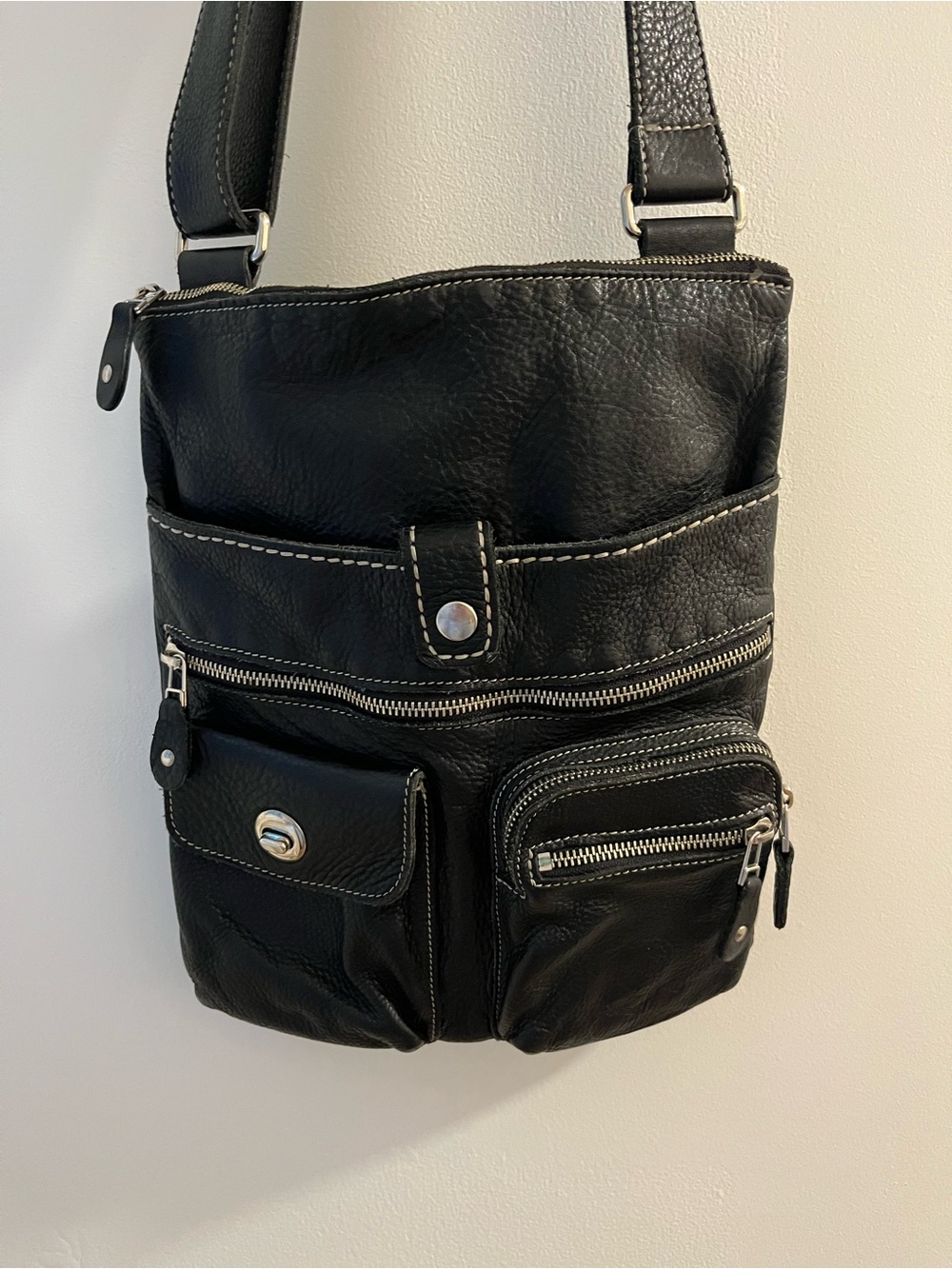 Roots Venetian Village Crossbody Bag (Black Leather)